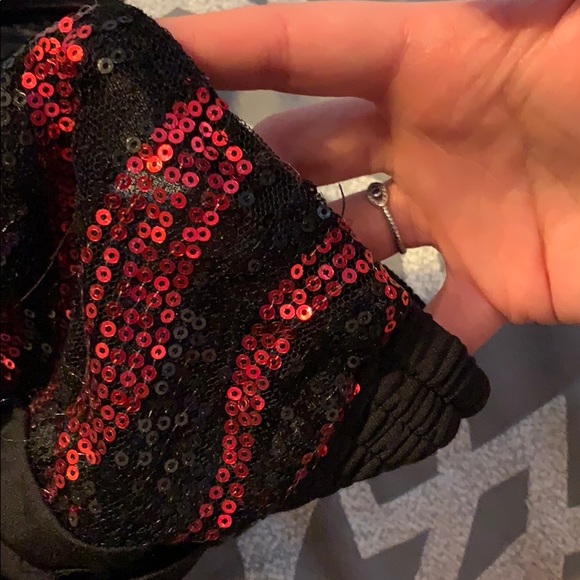 Strapless body on dress - Picture 2 of 4